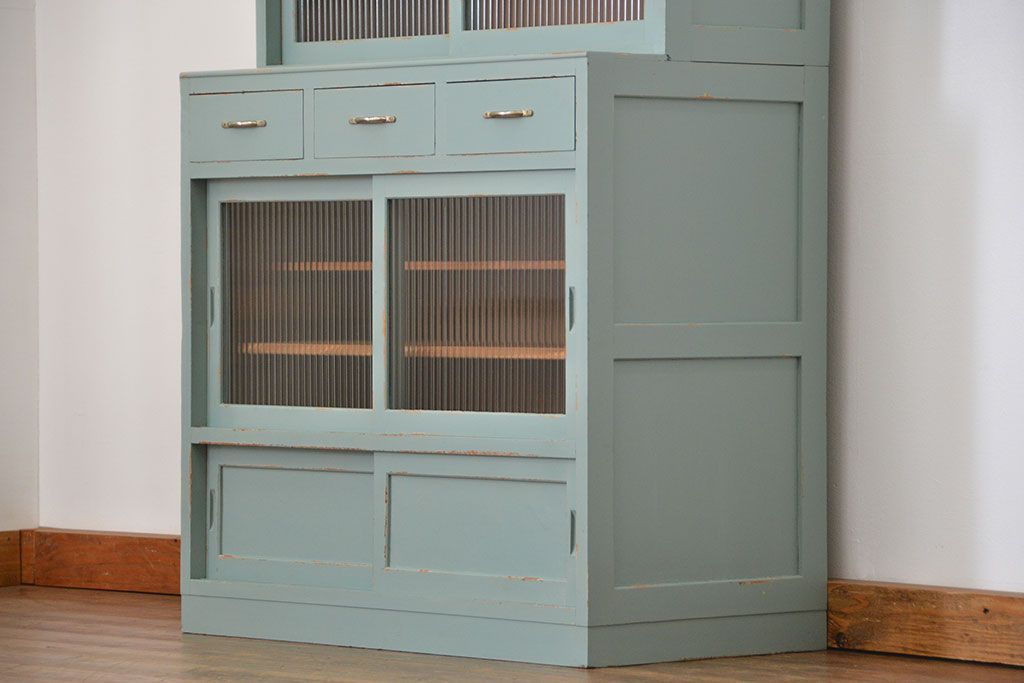 レトロ家具　昭和レトロ アンティークペイント　モールガラス食器棚(収納棚、カップボード)