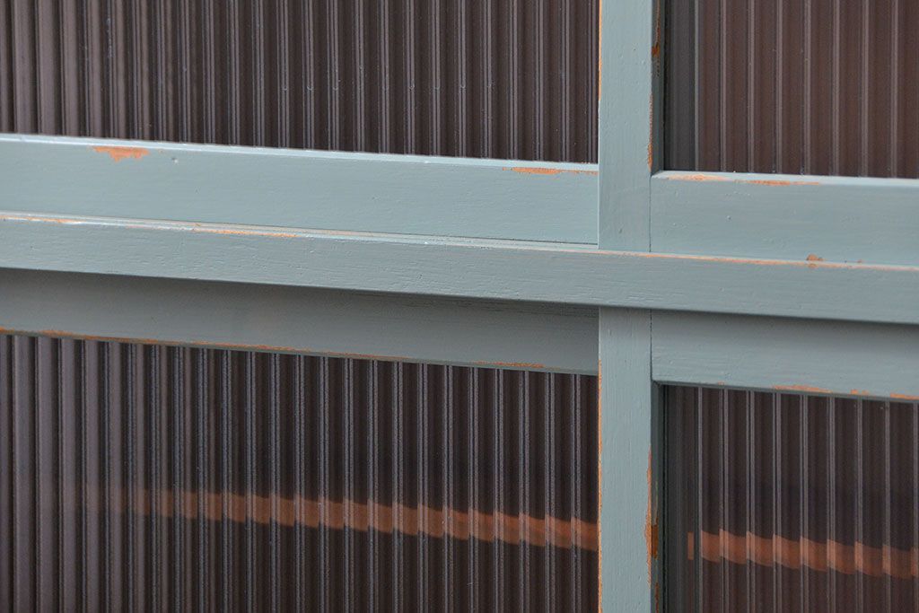 レトロ家具　昭和レトロ アンティークペイント　モールガラス食器棚(収納棚、カップボード)