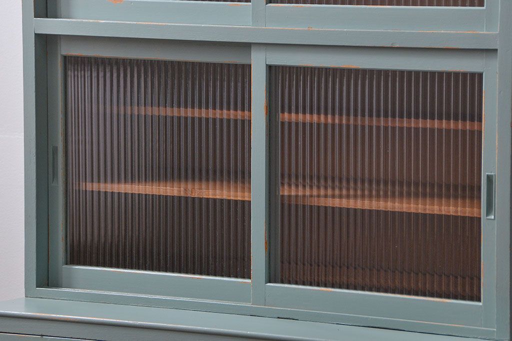 レトロ家具　昭和レトロ アンティークペイント　モールガラス食器棚(収納棚、カップボード)