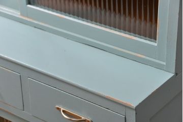 レトロ家具　昭和レトロ アンティークペイント　モールガラス食器棚(収納棚、カップボード)