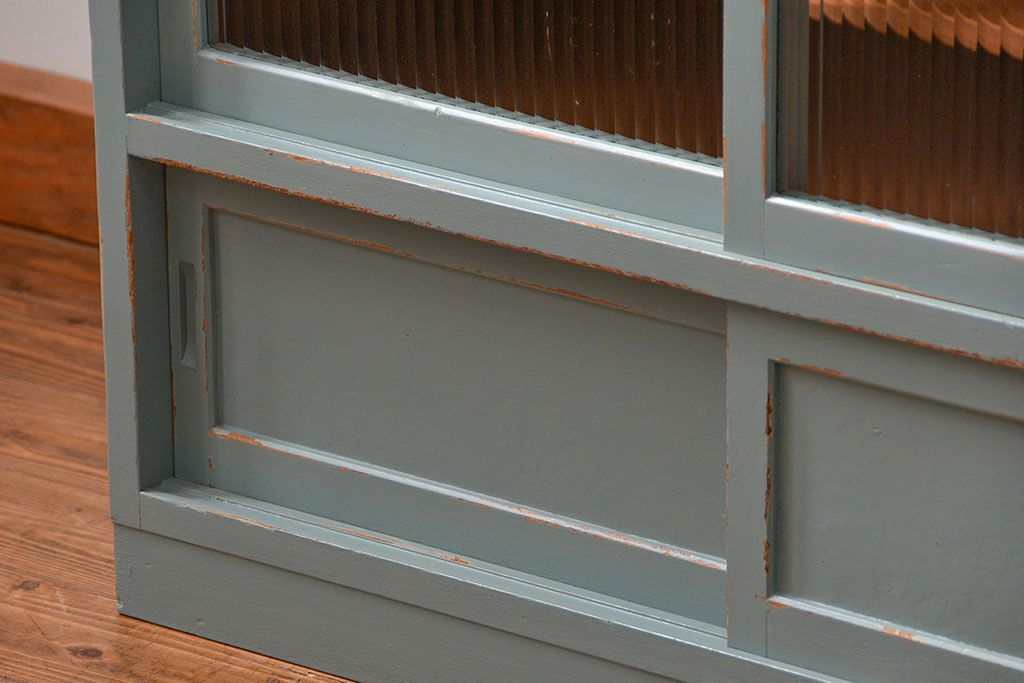 レトロ家具　昭和レトロ アンティークペイント　モールガラス食器棚(収納棚、カップボード)