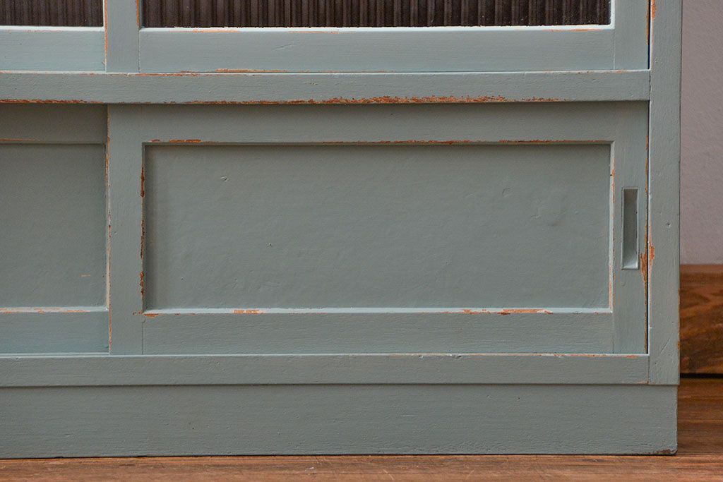 レトロ家具　昭和レトロ アンティークペイント　モールガラス食器棚(収納棚、カップボード)