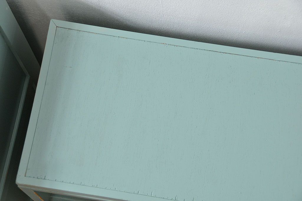 レトロ家具　昭和レトロ アンティークペイント　モールガラス食器棚(収納棚、カップボード)