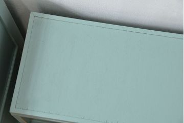 レトロ家具　昭和レトロ アンティークペイント　モールガラス食器棚(収納棚、カップボード)