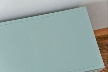 レトロ家具　昭和レトロ アンティークペイント　モールガラス食器棚(収納棚、カップボード)