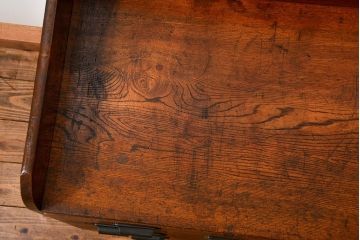 アンティーク家具　アンティーク 古い栓材の重厚なローチェスト(引き出し、ドロワー)