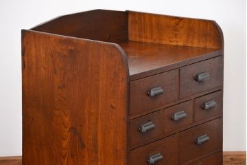 アンティーク家具　アンティーク 古い栓材の重厚なローチェスト(引き出し、ドロワー)