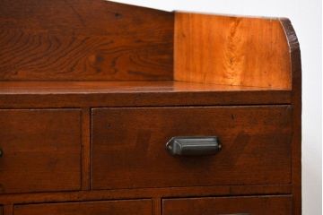 アンティーク家具　アンティーク 古い栓材の重厚なローチェスト(引き出し、ドロワー)