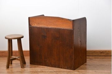 アンティーク家具　アンティーク 古い栓材の重厚なローチェスト(引き出し、ドロワー)