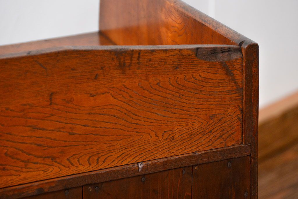 アンティーク家具　アンティーク 古い栓材の重厚なローチェスト(引き出し、ドロワー)