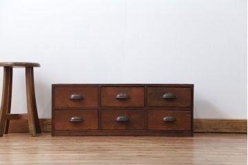 アンティーク家具　アンティーク 味のある6杯引き出しローボード(1)(ローチェスト)