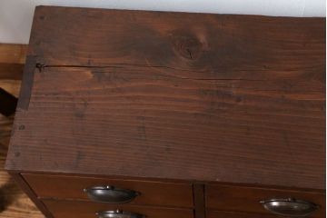 アンティーク家具　アンティーク 味のある6杯引き出しローボード(1)(ローチェスト)