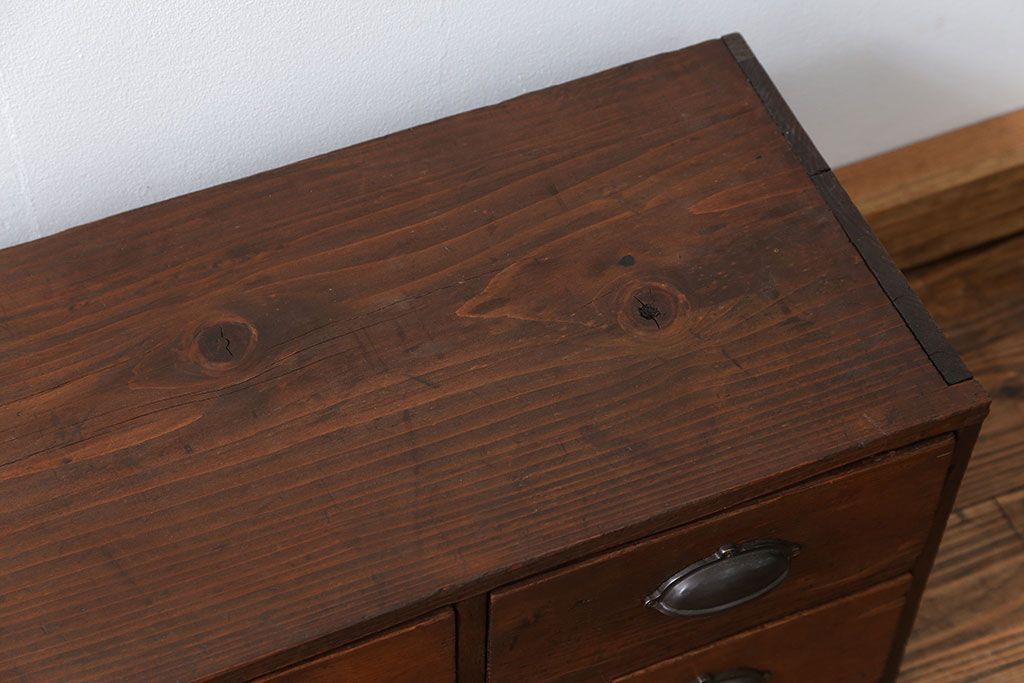 アンティーク家具　アンティーク 味のある6杯引き出しローボード(1)(ローチェスト)