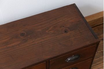 アンティーク家具　アンティーク 味のある6杯引き出しローボード(1)(ローチェスト)