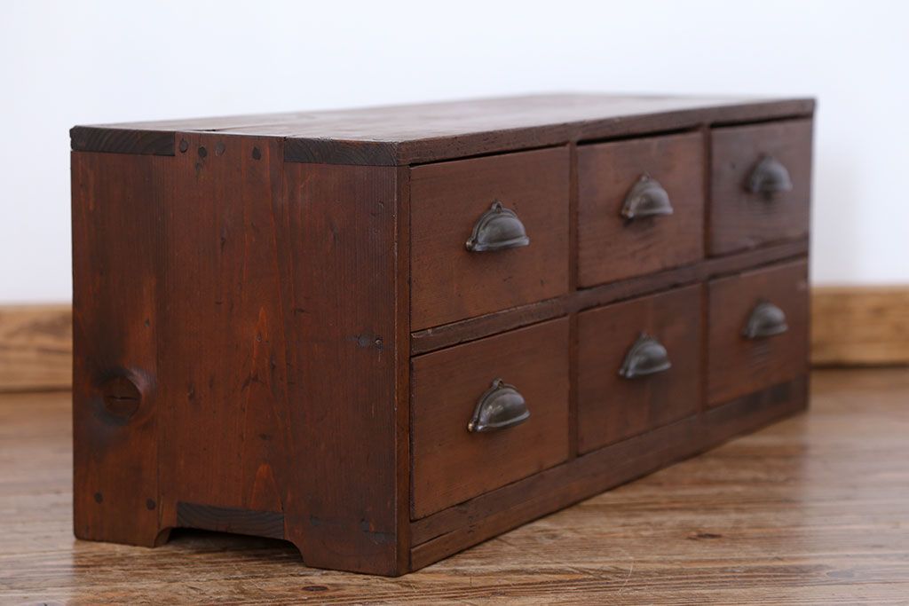 アンティーク家具　アンティーク 味のある6杯引き出しローボード(1)(ローチェスト)