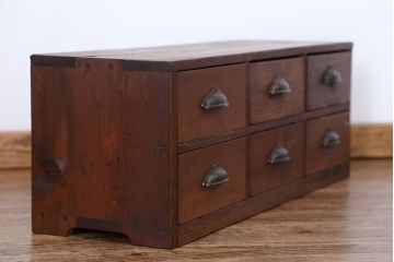アンティーク家具　アンティーク 味のある6杯引き出しローボード(1)(ローチェスト)