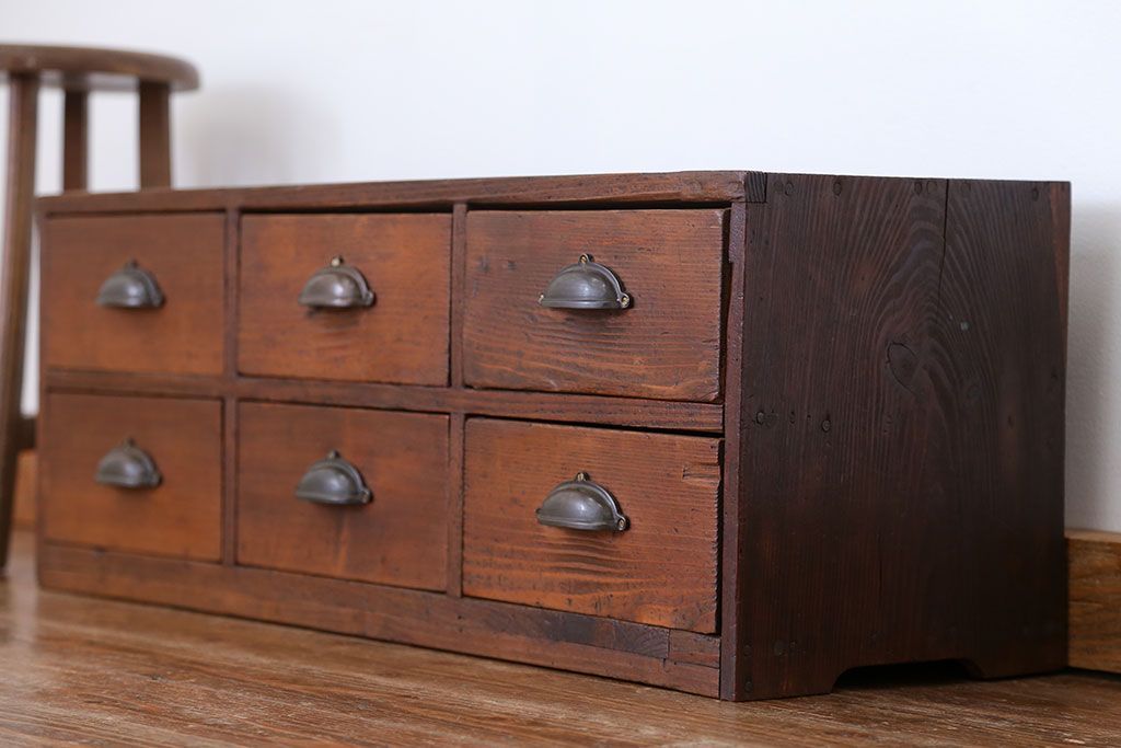 アンティーク家具　アンティーク 味のある6杯引き出しローボード(1)(ローチェスト)