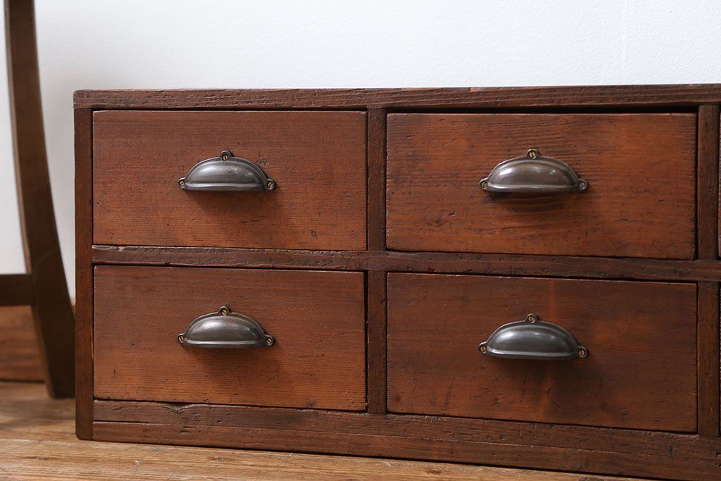 アンティーク家具　アンティーク 味のある6杯引き出しローボード(1)(ローチェスト)