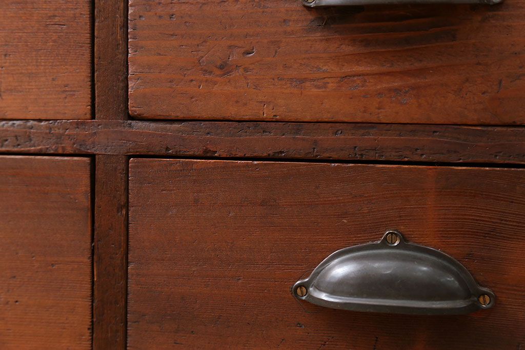 アンティーク家具　アンティーク 味のある6杯引き出しローボード(1)(ローチェスト)