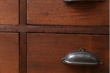 アンティーク家具　アンティーク 味のある6杯引き出しローボード(1)(ローチェスト)