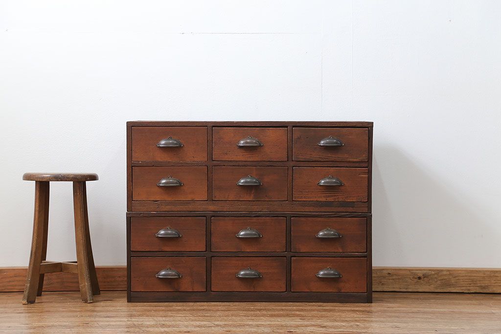 アンティーク家具　アンティーク 味のある6杯引き出しローボード(1)(ローチェスト)