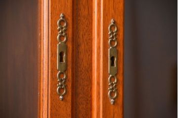 中古　ドイツMAN社製　高級2段重ねキャビネット(カップボード、収納棚)