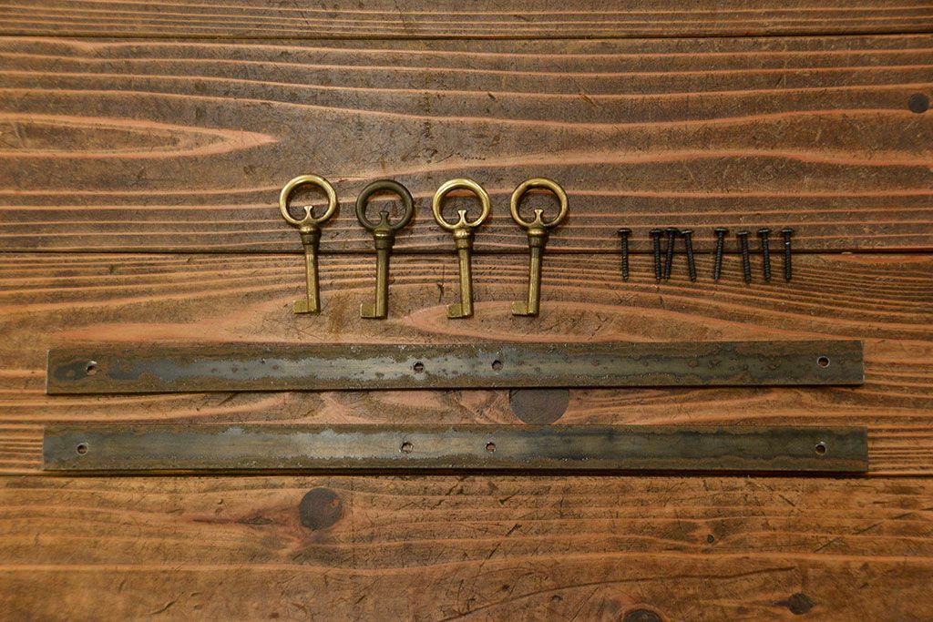 中古　ドイツMAN社製　高級2段重ねキャビネット(カップボード、収納棚)