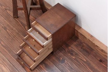 レトロ家具　昭和レトロ とても小さなアンティーク五段小引き出し