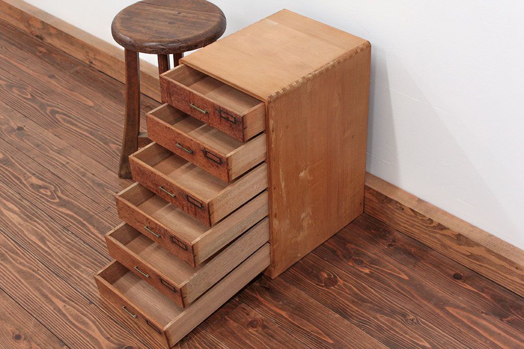 レトロ家具　昭和レトロ 古いナラ材とブナ材のアンティーク六段小引き出し(ドロワー)