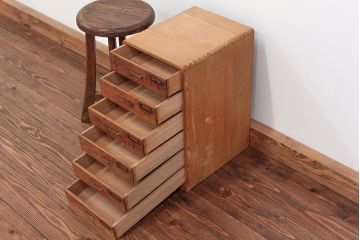 レトロ家具　昭和レトロ 古いナラ材とブナ材のアンティーク六段小引き出し(ドロワー)