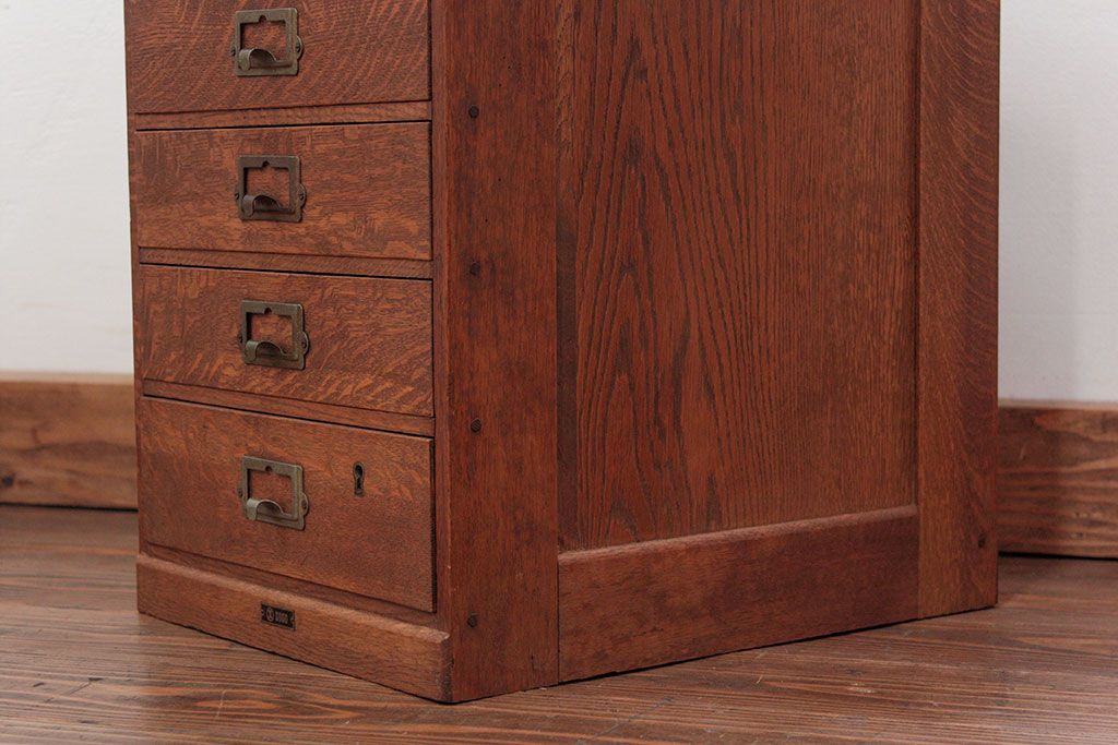 アンティーク家具　アンティーク ネームプレート取っ手のナラ材 五段小引き出し