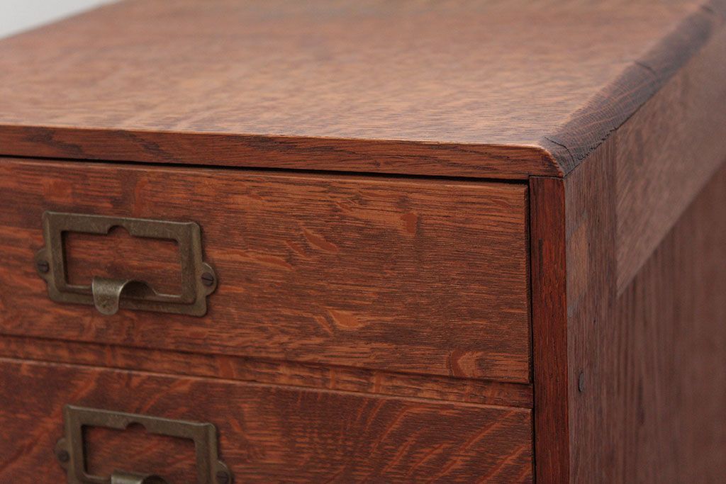 アンティーク家具　アンティーク ネームプレート取っ手のナラ材 五段小引き出し