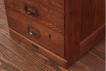 アンティーク家具　アンティーク ネームプレート取っ手のナラ材 五段小引き出し