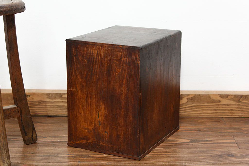 アンティーク家具　アンティーク 古い木の使い込まれた五段小引き出し