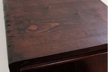 アンティーク家具　アンティーク 珍しいデザインの前面欅材の三段小引き出し