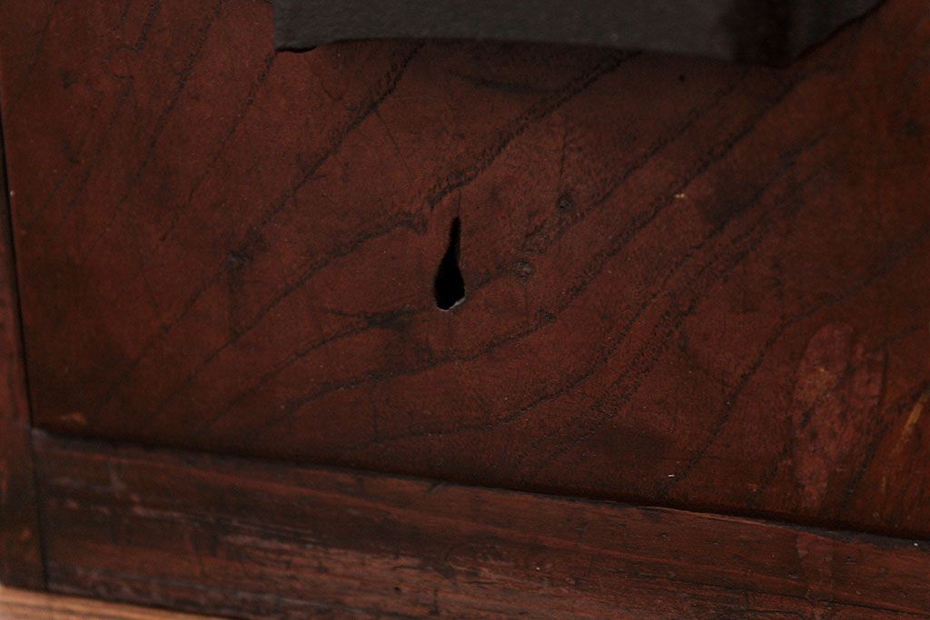 アンティーク家具　アンティーク 珍しいデザインの前面欅材の三段小引き出し