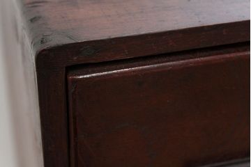 アンティーク家具　アンティーク 珍しいデザインの前面欅材の三段小引き出し