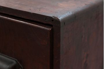 アンティーク家具　アンティーク 珍しいデザインの前面欅材の三段小引き出し