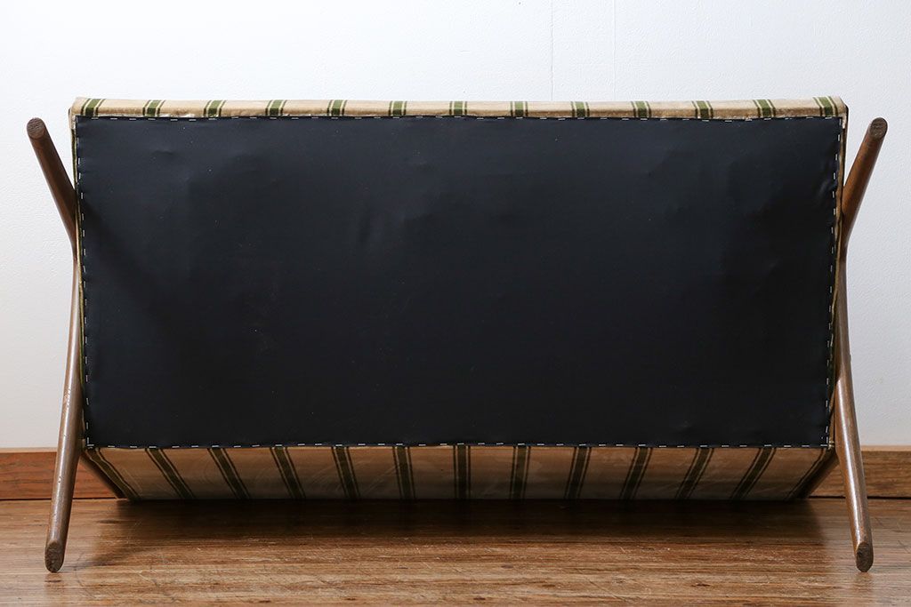 レトロ家具　昭和レトロ 1960年代　ミッドセンチュリー レトロな2人掛けソファ