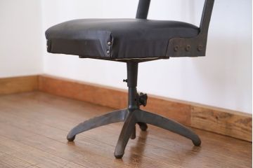 レトロ家具　昭和レトロ インダストリアル 工業系 回転イス(1)(椅子、チェア)