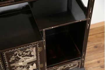 アンティーク家具　古民具・骨董 螺鈿細工　小振りで美しい飾り棚(欠品有り)(茶棚)