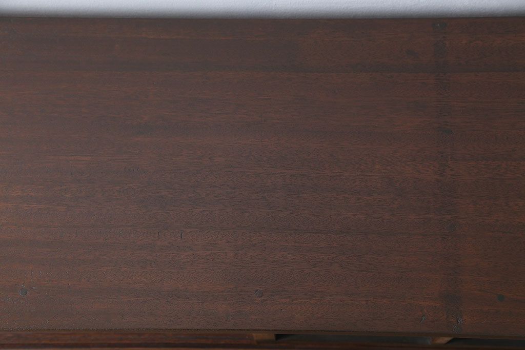 レトロ家具　アンティーク レトロな脚付きサイドキャビネット(食器棚、収納棚)