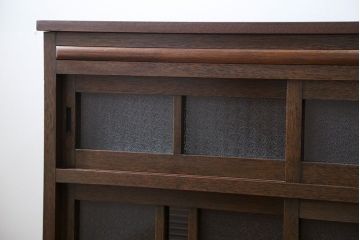 レトロ家具　アンティーク レトロな脚付きサイドキャビネット(食器棚、収納棚)