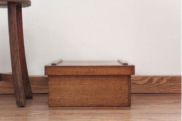 アンティーク雑貨　アンティーク 古いナラ材!しっかりとした木箱(小物入れ、収納棚)