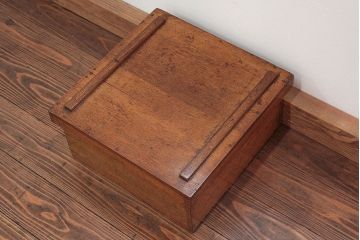 アンティーク雑貨　アンティーク 古いナラ材!しっかりとした木箱(小物入れ、収納棚)