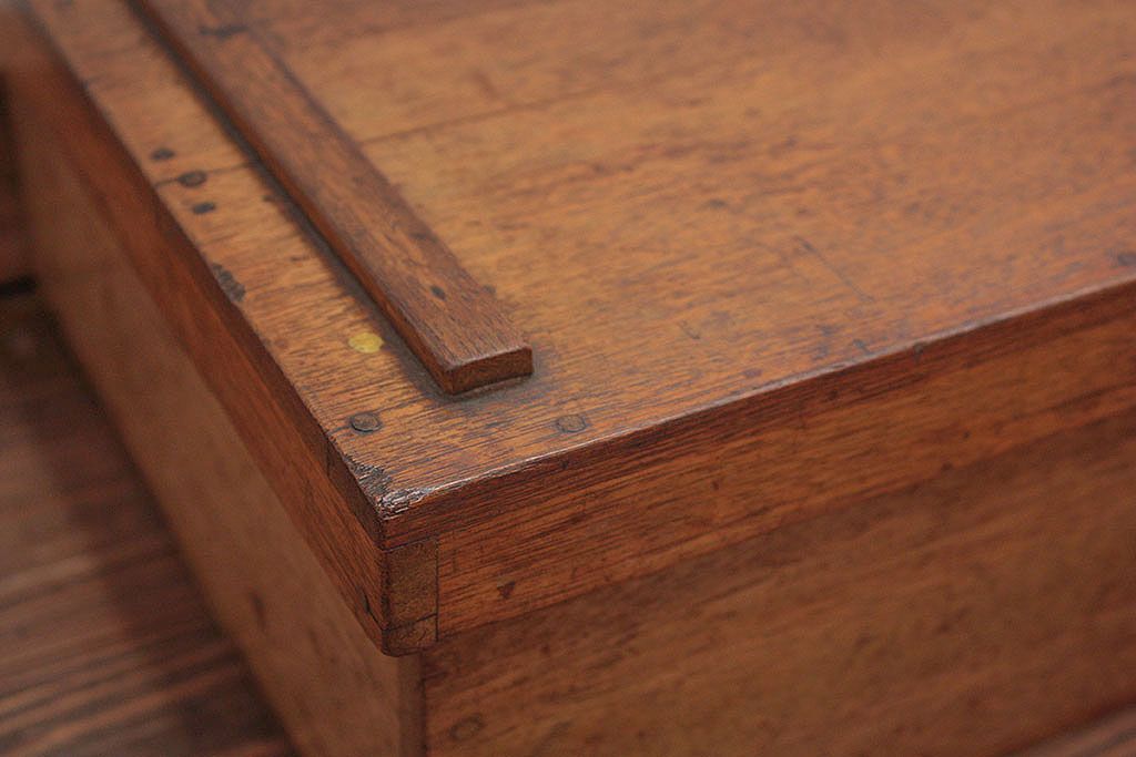 アンティーク雑貨　アンティーク 古いナラ材!しっかりとした木箱(小物入れ、収納棚)