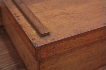 アンティーク雑貨　アンティーク 古いナラ材!しっかりとした木箱(小物入れ、収納棚)