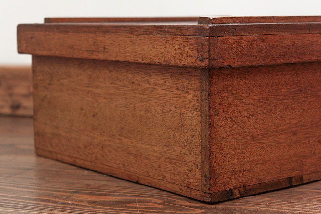 アンティーク雑貨　アンティーク 古いナラ材!しっかりとした木箱(小物入れ、収納棚)