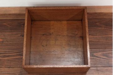 アンティーク雑貨　アンティーク 古いナラ材!しっかりとした木箱(小物入れ、収納棚)