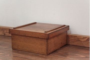 アンティーク雑貨　アンティーク 古いナラ材!しっかりとした木箱(小物入れ、収納棚)